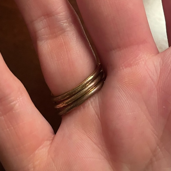 Stella And Dot Florence stackable ring set - Picture 5 of 6